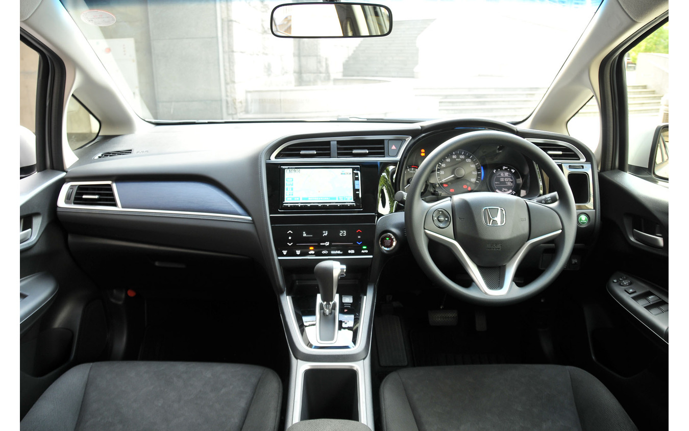 ホンダ シャトル 発売 先代よりもアップグレード こだわりのインテリア 3枚目の写真 画像 レスポンス Response Jp