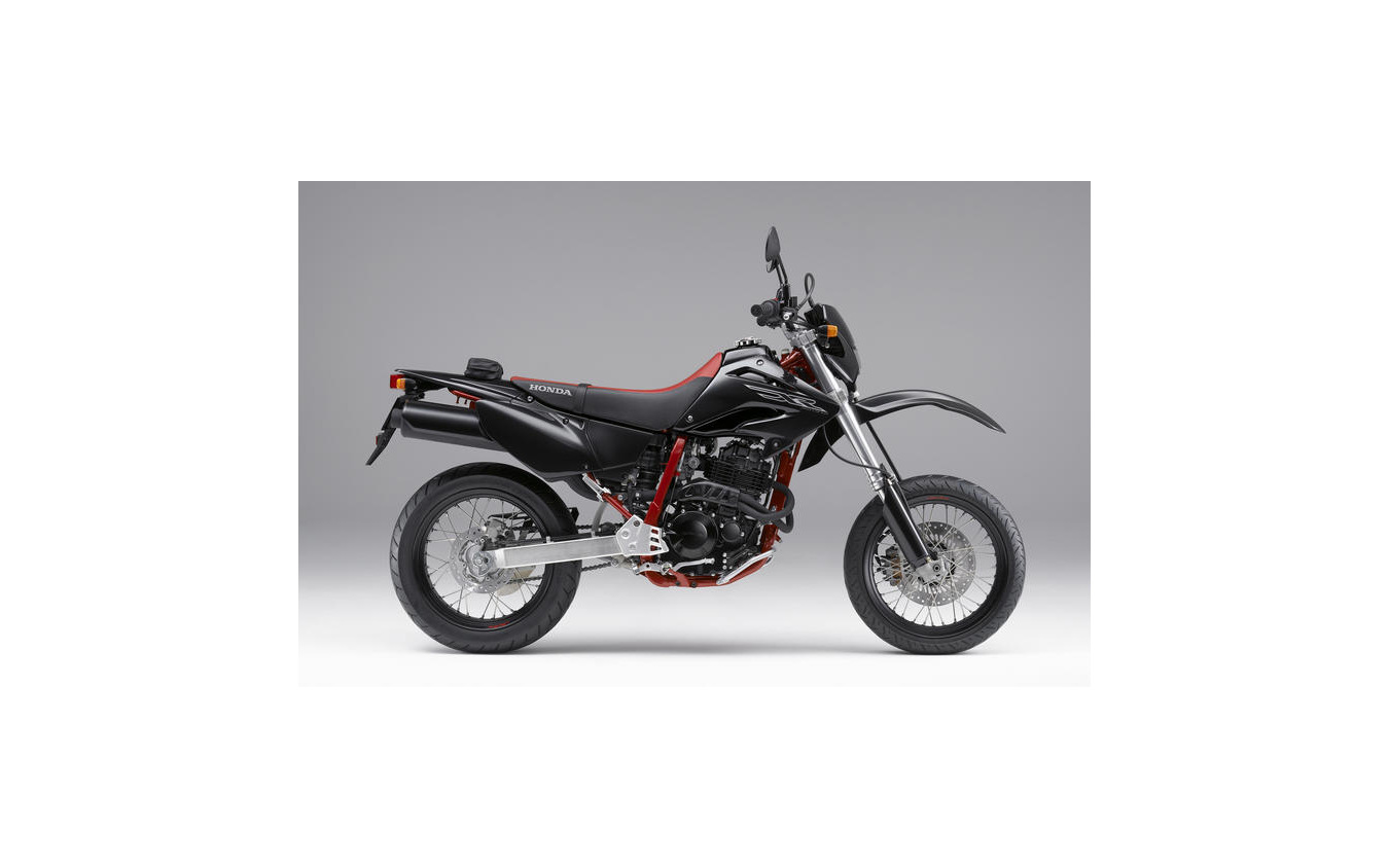 ホンダ Xr400モタード を一部改良 ブラックも設定 レスポンス Response Jp ホンダ Xr400モタード を一部改良 ブラックも設定 レスポンス Response Jp