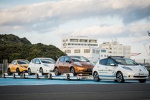【新聞ウォッチ】”解決課題”もけん引、日産追浜工場で試験導入の完成車無人搬送システム