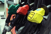 レギュラーガソリン、前週比0.5円高の151.6円　11週連続値上がり