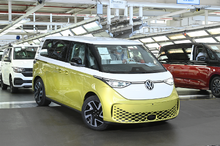 フォルクスワーゲンの新型EVミニバン『ID.Buzz』、生産開始