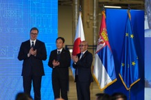 トーヨータイヤのセルビア工場開所式、ヴチッチ大統領が出席