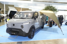 HWEは遊びたくなるオフィス仕様でEVバンをアピール…東京オートサロン2023［詳細画像］