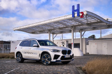 BMWが水素エンジンではなく「燃料電池車」へ舵を切った理由　
