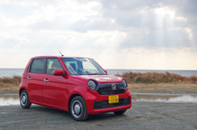 【ホンダ N-ONE 4000km試乗】廉価グレードでも十分すぎる！“プレミアム軽”のダークホース［前編］