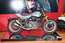 B'z稲葉浩志の愛車が東京モーターサイクルショーに登場！シルバー輝く『SONIC TEMPLE』