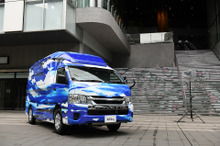 「青い救急車」登場---ベルリングが開発、優先意識向上と色弱者対応