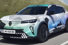ルノー『セニック』次期型、電動SUVとして登場へ…IAAモビリティ2023