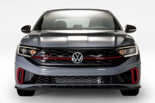 VW ジェッタGLI に40周年限定車…ゴルフGTI の4ドア版、米国で登場