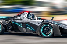 1名乗りの軽量570kgスーパーカー、『Mono』新型…完全オーダーメイドの第1号車を納車