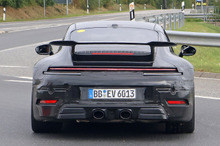 ポルシェ『911』がついにハイブリッド化！「911 GTS」はモーターアシストで700psか