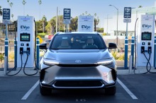 トヨタとレクサスのEV、テスラ方式の充電規格採用へ…2025年から北米で