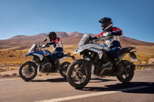 BMWモトラッド、アドベンチャーツアラー最強モデル『R1300GS』発売へ