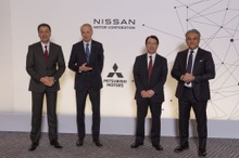 ルノーと日産、新たなアライアンス契約が発効…15％の株式を相互保有
