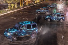 公道封鎖で「Gターン」決める、メルセデスベンツ『Gクラス』EV…CES 2024