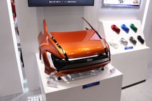 これはラッピングではなく塗装です、積水化学の塗料転写シート…オートモーティブワールド2024