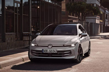 VW『ゴルフ』改良新型、新PHEVはEVモード143kmに拡大…欧州受注スタート