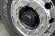 緩む力を利用して固定、画期的な機構でトラックのタイヤ脱落防止へ「ナット緩み止めリンク」発売