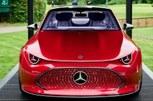 市販化は2025年！メルセデスベンツ『CLA』次期型コンセプト、独ファッションイベントに登場
