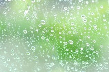 『バッチバチに撥水させたい！』雨の日の視界を劇的に改善、ガラス撥水剤の選択と施工のコツ～Weeklyメンテナンス～