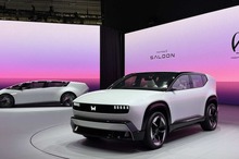 ホンダ、「アシモOS」で0シリーズの“賢い”を実現！ 次世代EV「Honda 0 SALOON」「Honda 0 SUV」を世界初公開…CES 2025