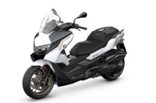 新カラー「白×金」で高級感アップ！ BMW、ミドルスクーターの新型『C 400 GT』日本発売