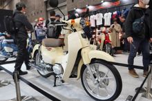 原付免許で乗れる110ccのホンダ『スーパーカブ』発表、発売時期は「もうしばらく」…大阪モーターサイクルショー2025