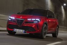 アルファロメオの新型SUV『ジュニア』日本発売に、「420万円はリーズナブル」「マジで美しい」など反響続々