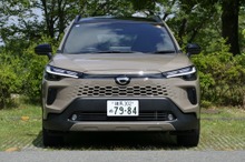 【トヨタ カローラクロス 新型試乗】“クラスの水準の上”をいく快適な走りがさらに進化…島崎七生人
