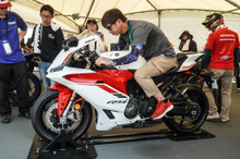 「鈴鹿8耐」最注目のヤマハ車は完全新作の『YZF-R9』！ 150万円を切るなら「ブレイクの予感」しかない
