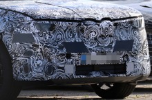 顔が激変！ BMWの最小SUV『X1』改良新型、ノイエクラッセ導入へ…プロトタイプを初スクープ 画像