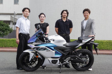 【ヤマハ YZF-R25 新型】人気の理由は「映えるデザイン」にあり！ 進化する「Rの血統」とは