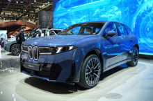 「実物は想像以上」BMWの新デザイン採用した新型『iX3』日本初公開で話題に、「テスラの次はこれ」の声も 画像