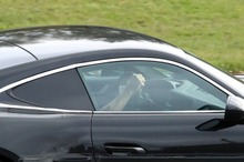 コックピット見えた！ 2027年型ポルシェ『718ケイマンEV』、衝撃の価格も発覚