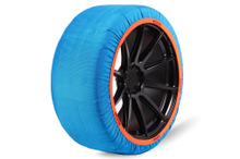 弱点克服！ 布製タイヤチェーン「スノーソックス」、約30本のペットボトルから生まれた『リサイクル』モデルが登場 画像