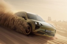 ポルシェ『カイエン』新型、ドバイ砂漠でオフロード性能を初披露 画像