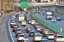 年末年始の高速道路渋滞予測、上下線とも1月2-3日に集中［新聞ウォッチ］ 画像