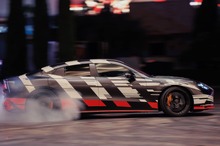 メルセデスAMG 『GT 4ドアクーペ』次期型、プロトタイプ公開…ブラピとF1ジョージ・ラッセルが披露 画像