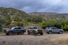 かつての「ハイラックスサーフ」、トヨタ『4ランナー』に米2026年型…ハイブリッド中心に9グレード展開 画像