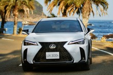 レクサス『UX300h』一部改良、64色イルミネーションで室内を彩る…490万3000円から 画像