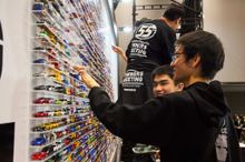 5000台ウォールとエヴァコラボ実車を初公開　トミカ55周年「TOMICA OWNERS MEETING」開幕 画像