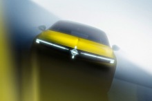 オペルの主力Cセグ『アストラ』、改良新型を予告…フロントデザイン刷新へ 画像