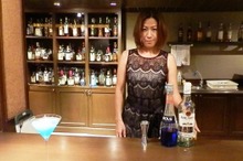 【タイで働く女性たち】「何もない普通のバー」Anchorのカウンターに立つ太田さちこさん