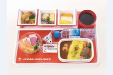 JAL、1月9日から新しい機内食を提供開始、スターシェフがプロデュース