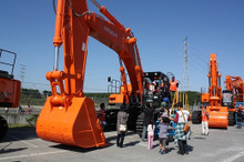日立建機フェスティバル、超大型油圧ショベルの展示など…10月27日