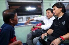 タイの運輸大臣、３等列車１４時間の旅