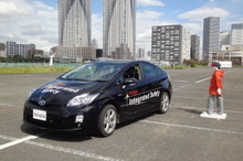 【ロサンゼルスモーターショー13】トヨタ、新たな安全研究開発車を初公開へ