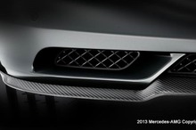 メルセデスベンツ AMG、謎の新型車を予告