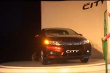 ホンダ シティ 新型、インドでワールドプレミアの瞬間［動画］