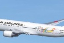 JAL、「笑顔」の写真7610点を使用したモザイクアートの特別塗装機「WAONジェット」が就航…国内線